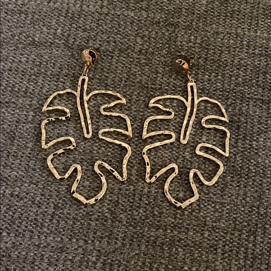 Gold Leaf Earrings 16$